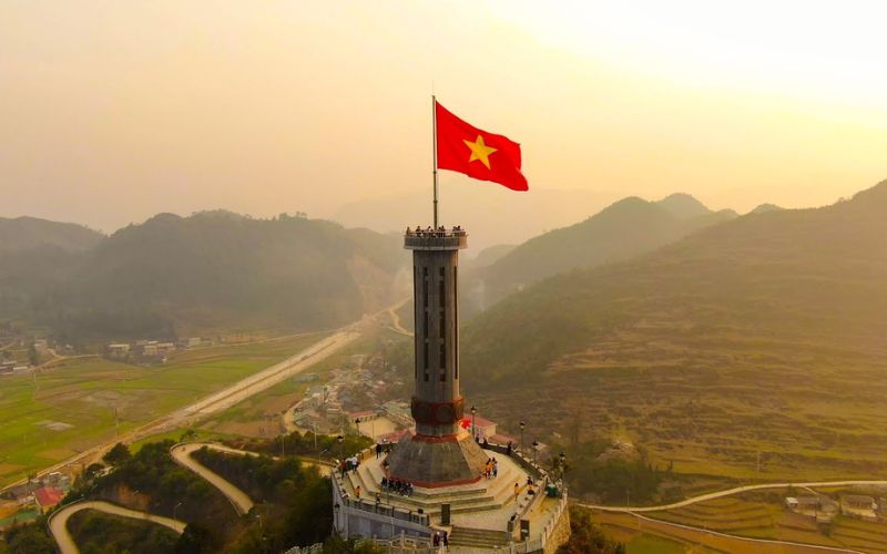 Cột cờ Lũng Cú