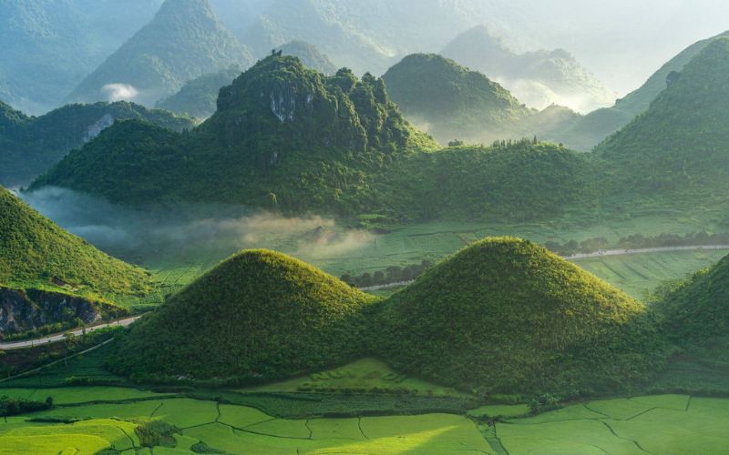 Núi đôi Quản Bạ